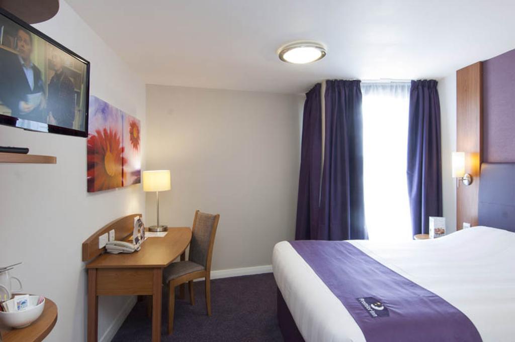 Premier Inn Woking West - A324 Cameră foto